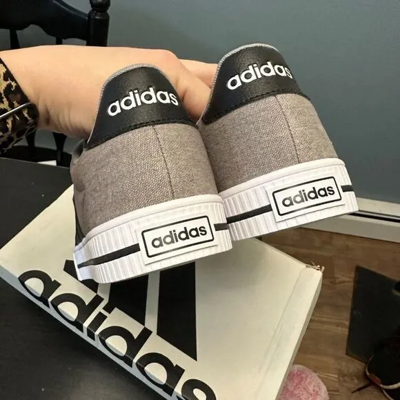 NIB Adidas Skateboard Shoes Sneakers FW3270 Size 9