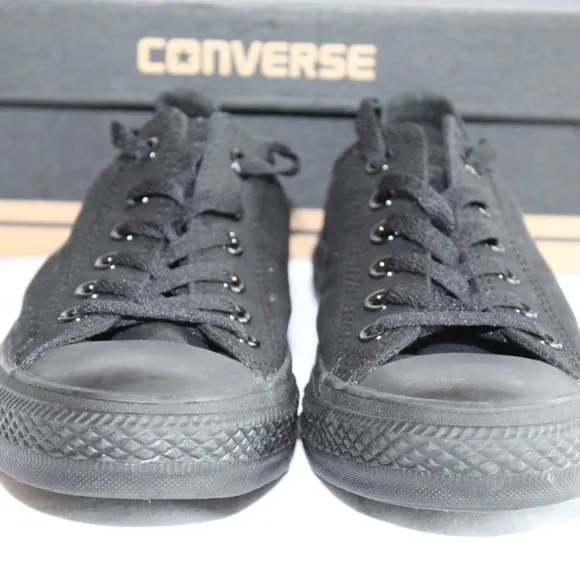 NIB Converse Chuck Taylor Unisex Classic Black Low Top Shoes Womens 9.5 Mens 7.5