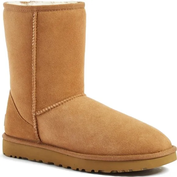NIB UGG Classic Short II Genuine Sheepskin Boots Chestnut Brown US 7 AUTHENTIC