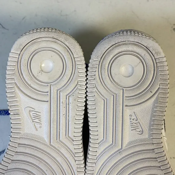 Nike Air Force 1 LV8 &quot;Phygital&quot; Grade School Boys' Shoe Size 1Y (DQ7770-100)
