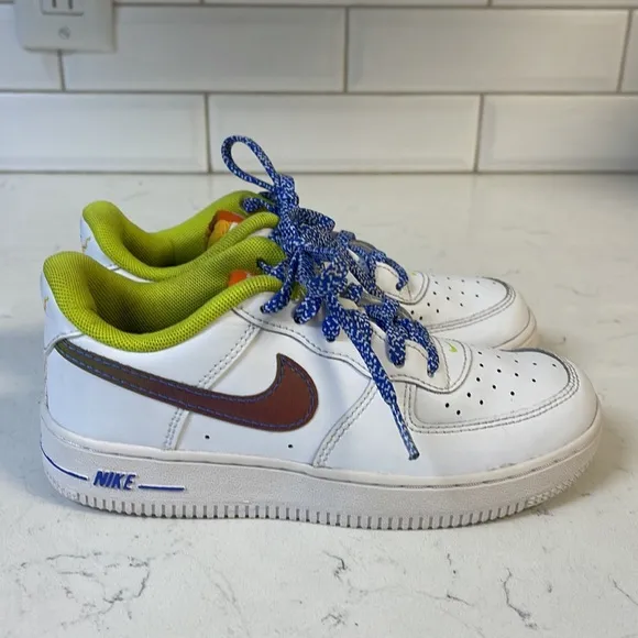 Nike Air Force 1 LV8 &quot;Phygital&quot; Grade School Boys' Shoe Size 1Y (DQ7770-100)