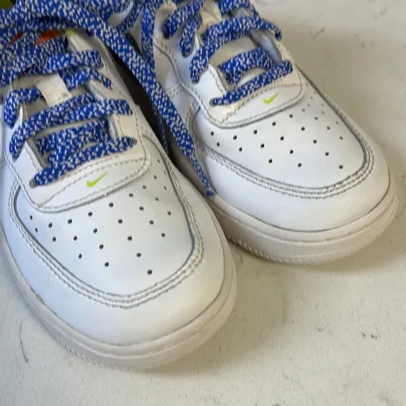 Nike Air Force 1 LV8 &quot;Phygital&quot; Grade School Boys' Shoe Size 1Y (DQ7770-100)