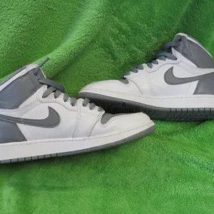NIKE Air Jordan 1 Retro High 7Y
