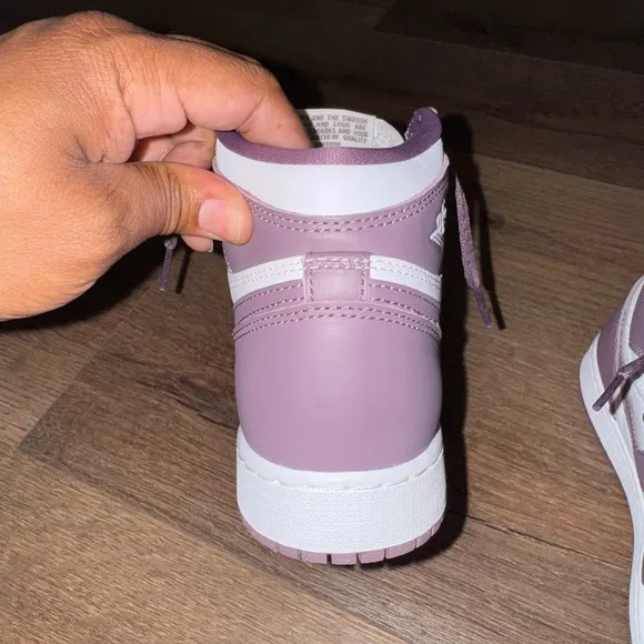 Nike Air Jordan 1 Retro High OG Shoes “Mauve” White GS NEW 4.5 girl or boy