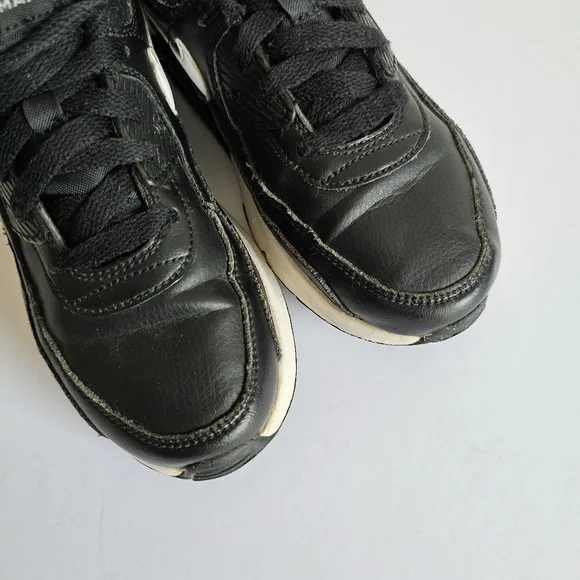 Nike Air Max 90 Black White Classic Sneakers Athletic Running Shoes Size 3Y
