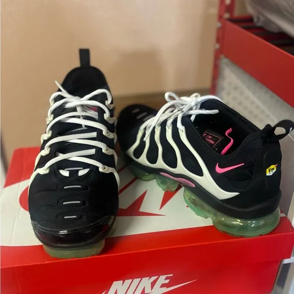 Nike Black and White Athletic Training Shoes