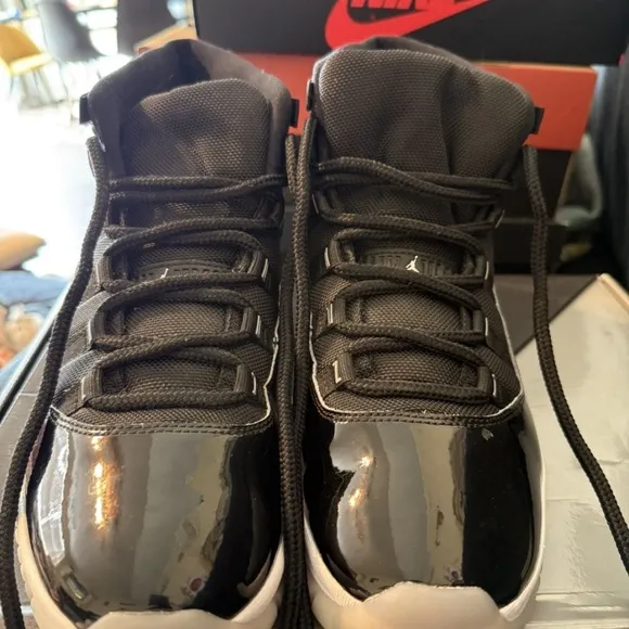 Nike Black and White Sneakers with Classic Design