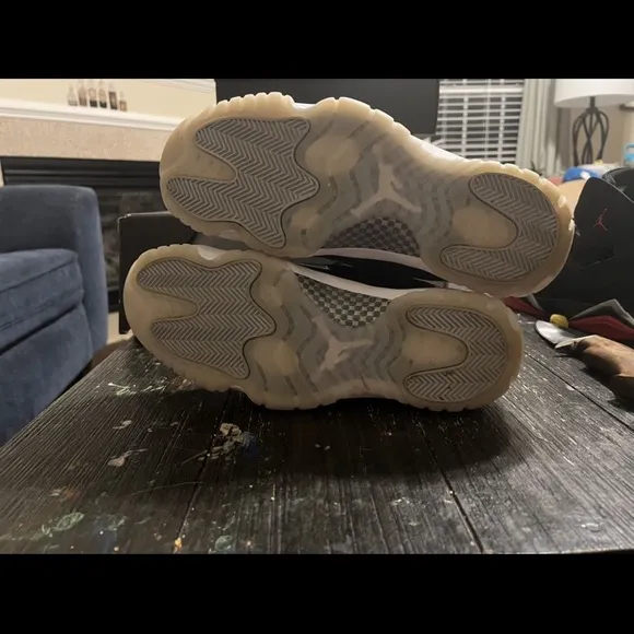Nike Black and White Sneakers with Classic Design