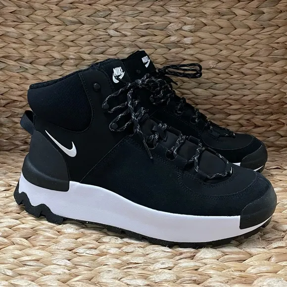 Nike‎ Classic City Sneaker Boot