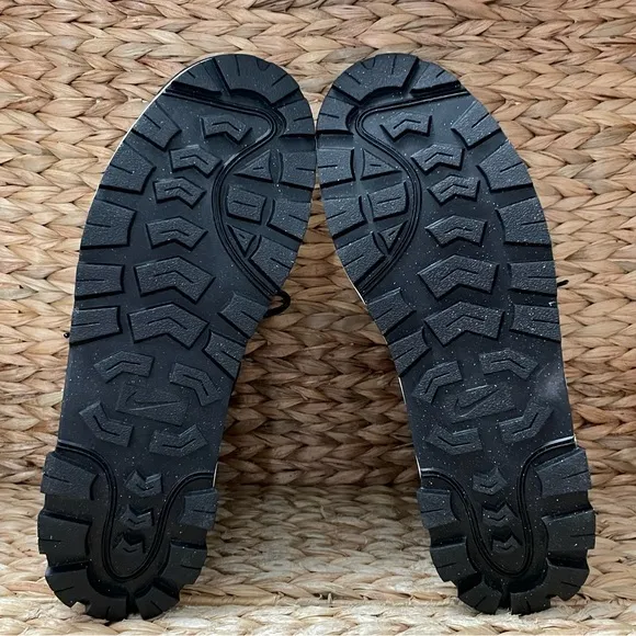 Nike‎ Classic City Sneaker Boot