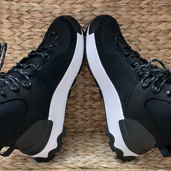 Nike‎ Classic City Sneaker Boot