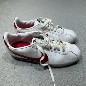 Nike Classic Cortez Shoes Women 9 White Forrest Gump Long Distance Running Train