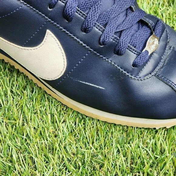 NIKE CORTEZ CLASSIC- Mens Shoes - SIZE 11 -- SEE PICTURES --