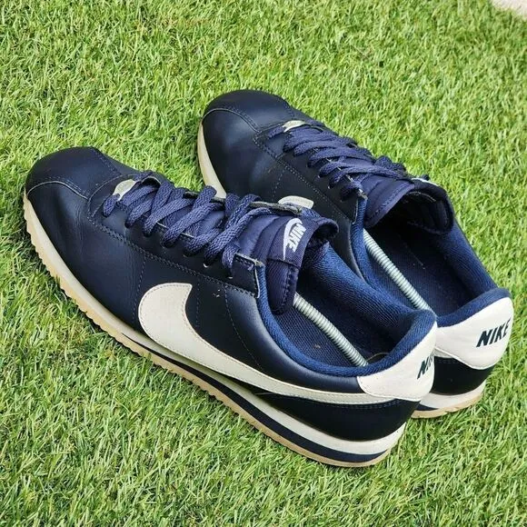 NIKE CORTEZ CLASSIC- Mens Shoes - SIZE 11 -- SEE PICTURES --
