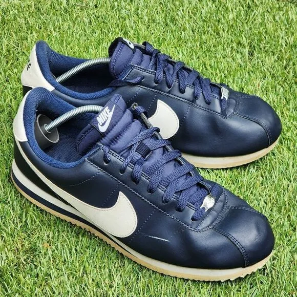 NIKE CORTEZ CLASSIC- Mens Shoes - SIZE 11 -- SEE PICTURES --