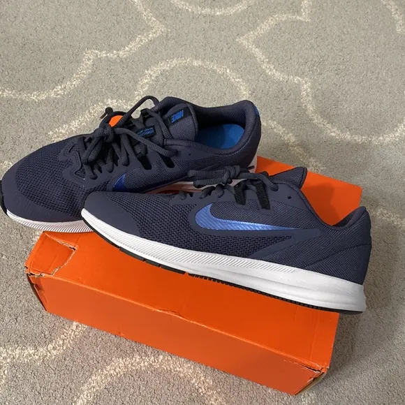 NIKE DOWNSHIFTER 9 (GS) NWT