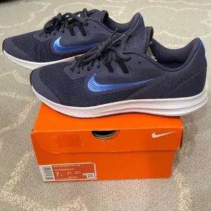 NIKE DOWNSHIFTER 9 (GS) NWT
