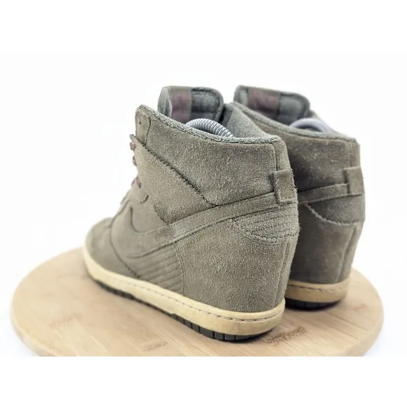 Nike Dunk Sky‎ Hi Wedge Shoes Size 9.5 Womans Olive Green Sneakers