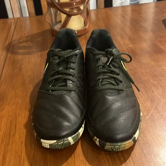 Nike Gato II Indoor Soccer shoes cleats new 580453 007 Mens size 12 black camo