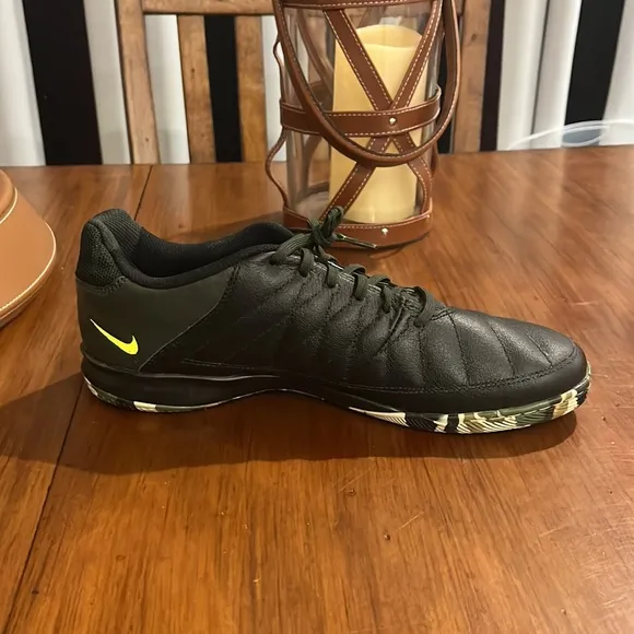 Nike Gato II Indoor Soccer shoes cleats new 580453 007 Mens size 12 black camo