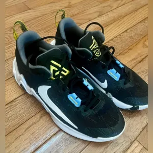 Nike Giannis Immortality 2 Sneaker - 6.5 Y