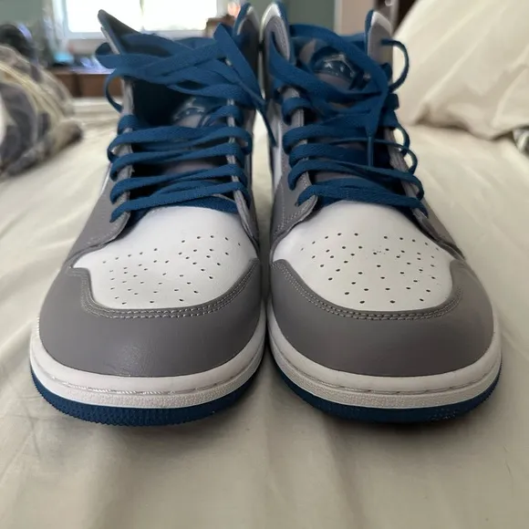 Nike Gray and Blue Sneakers with Classic Design