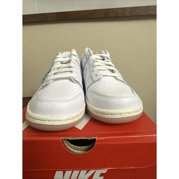 Nike GS Dunk Low SE Rainbow Lace Swoosh/White FN4861-100 i Size 6Y NIB