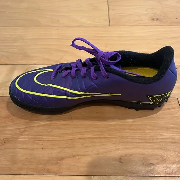 Nike Indoor Soccer Shoes size 4