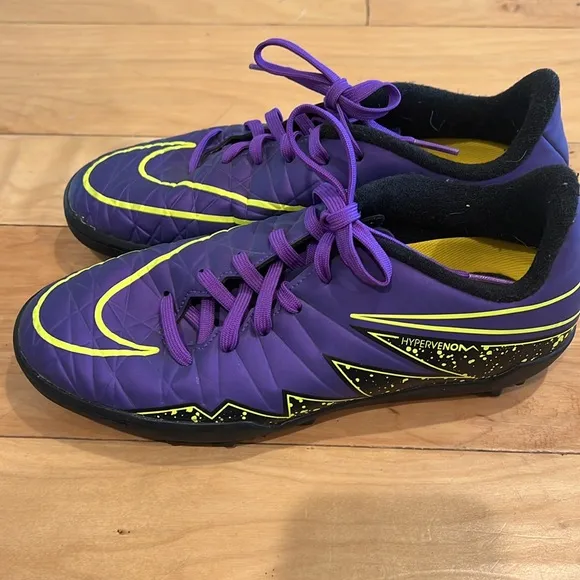 Nike Indoor Soccer Shoes size 4