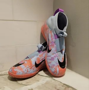 Nike JR Zoom Superfly Academy, Indoor Soccer Cleats, Pink Purple Youth Size 5.5