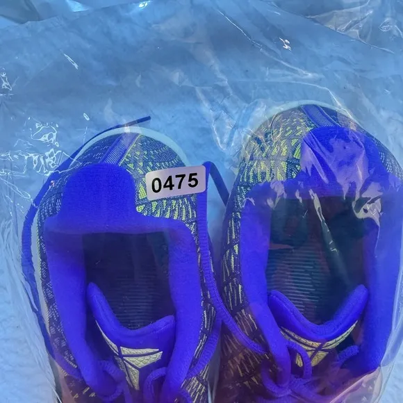 Nike‎ Kobe mens 10.5 shoes Mamba Instinct Purple Yellow Athletic Shoes