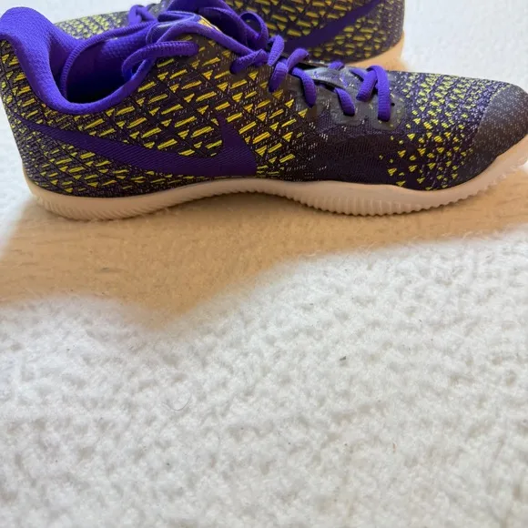 Nike‎ Kobe mens 10.5 shoes Mamba Instinct Purple Yellow Athletic Shoes