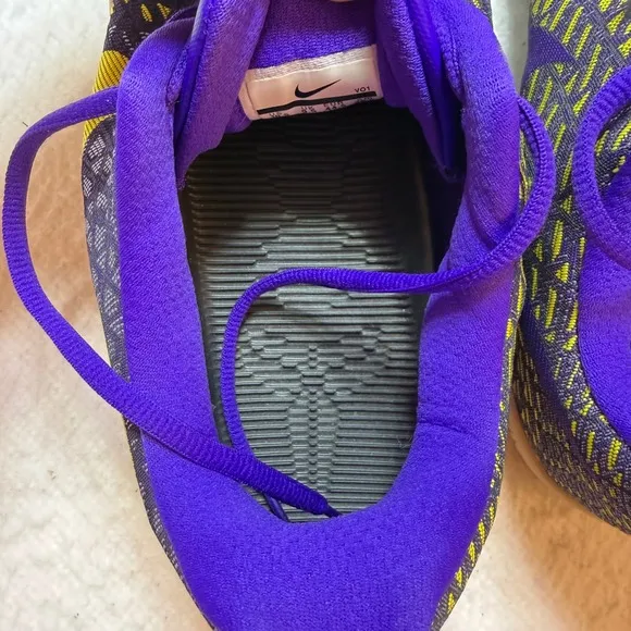 Nike‎ Kobe mens 10.5 shoes Mamba Instinct Purple Yellow Athletic Shoes