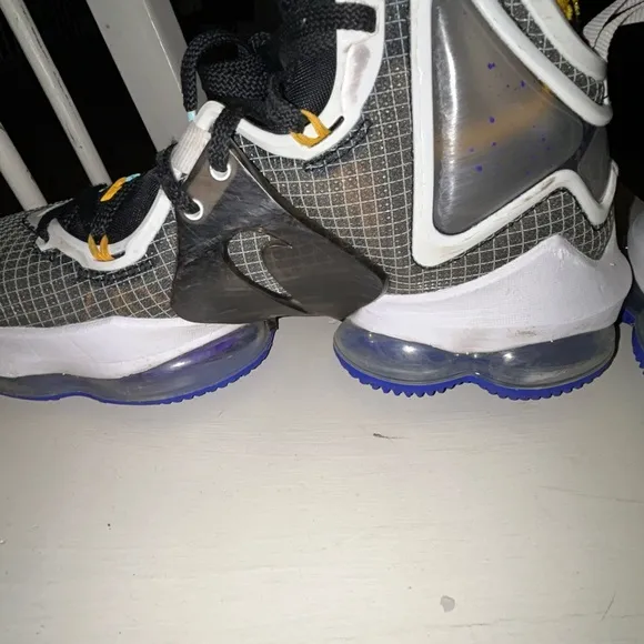 Nike Lebron 19 Graduates Size 7 Great Condition