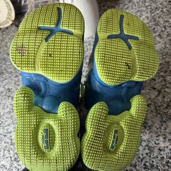 Nike Lebron 19 GS ‘Tropical’ Boys Shoes Size 4.5Y