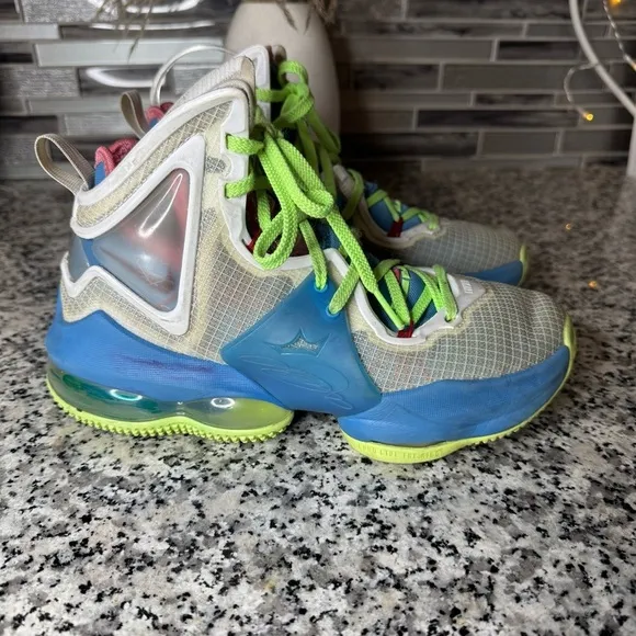 Nike Lebron 19 GS ‘Tropical’ Boys Shoes Size 4.5Y