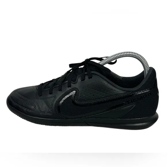 Nike Legend 9 Club IC Mens Size US 7 Indoor Soccer Black Futbol DA1189 001
