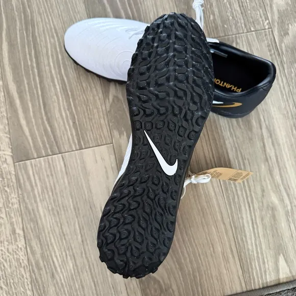 Nike Phantom GX 2 Academy TF Low Top Mens Indoor Soccer Shoes Size 13 FJ2577-100