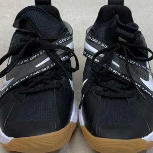 Nike React HyperSet Volleyball Sneakers Size 7 NWOT MSRP $135