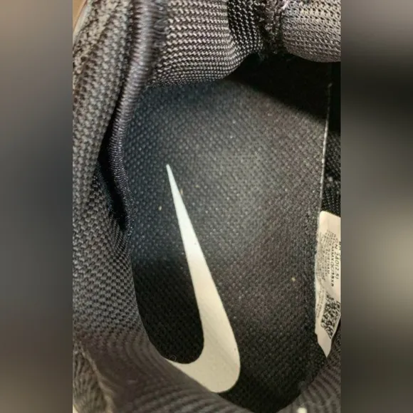 Nike React HyperSet Volleyball Sneakers Size 7 NWOT MSRP $135