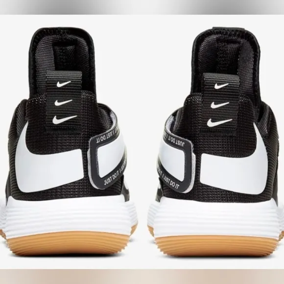 Nike React HyperSet Volleyball Sneakers Size 7 NWOT MSRP $135