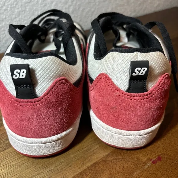 Nike SB Alleyoop Skateboarding Shoes Sneakers Low Top Comfort Mens 11.5