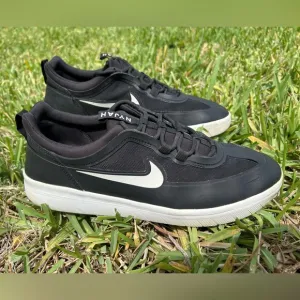 Nike SB Nyjah Free 2 Black White BV2078-001 Men's Panda Oreo SIZE 10