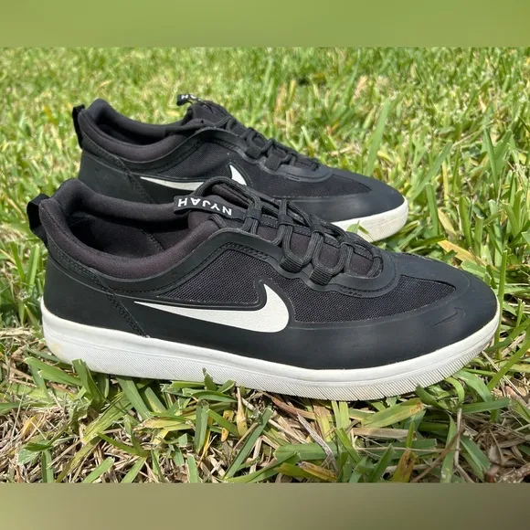 Nike SB Nyjah Free 2 Black White BV2078-001 Men's Panda Oreo SIZE 10