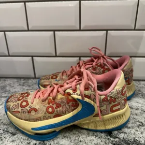Nike Shoes Youth Sz 4 Zoom Freak 4 Low Basketball Sneakers Multicolor FB9503-200