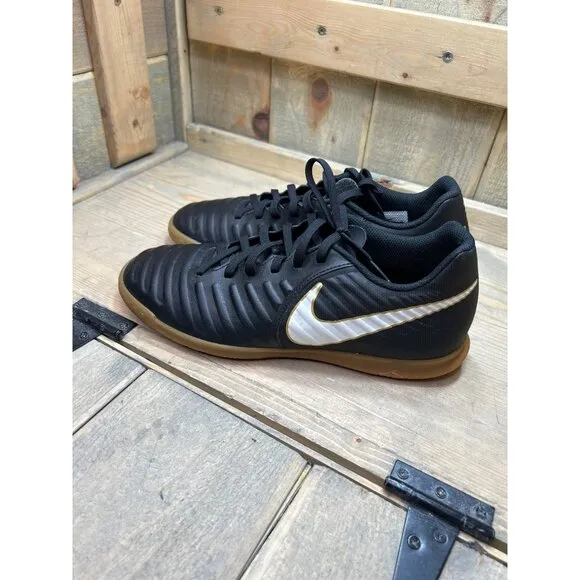 NIKE Tiempo X Rio IV Mens US7 BLACK Gum Indoor Soccer Shoes 897769-002