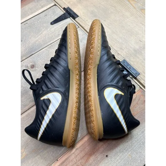 NIKE Tiempo X Rio IV Mens US7 BLACK Gum Indoor Soccer Shoes 897769-002