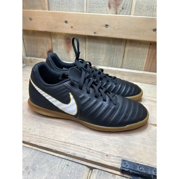 NIKE Tiempo X Rio IV Mens US7 BLACK Gum Indoor Soccer Shoes 897769-002