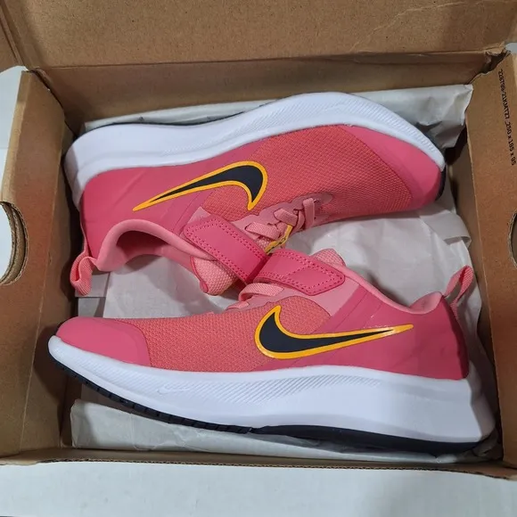Nike Unisex Child Star Runner Running Shoes Coral Pink Size 13.5 Big Kid New