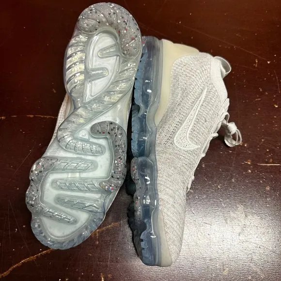Nike Womens White Air VaporMax 2021 Flyknit Athletic Running Shoes Size US 11.5
